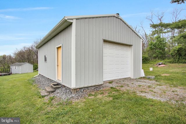 35 RED HILL RD, Newport, PA 17074