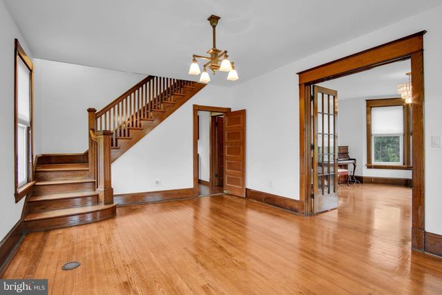 35 RED HILL RD, Newport, PA 17074
