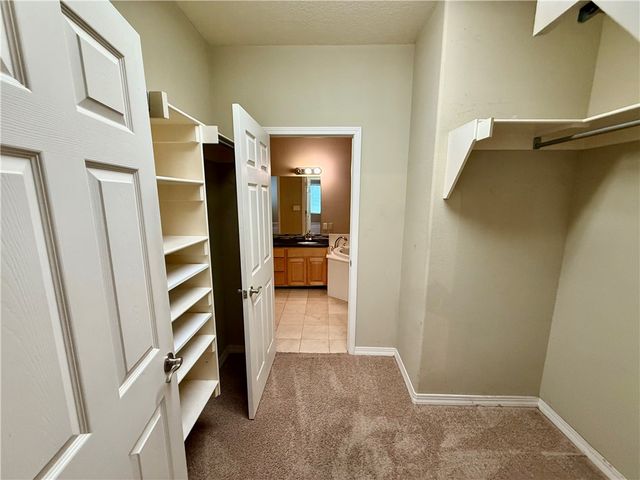 4214 N Meadow View Drive, Fayetteville, AR 72703