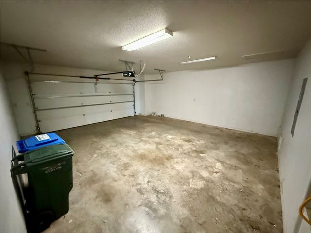 4214 N Meadow View Drive, Fayetteville, AR 72703