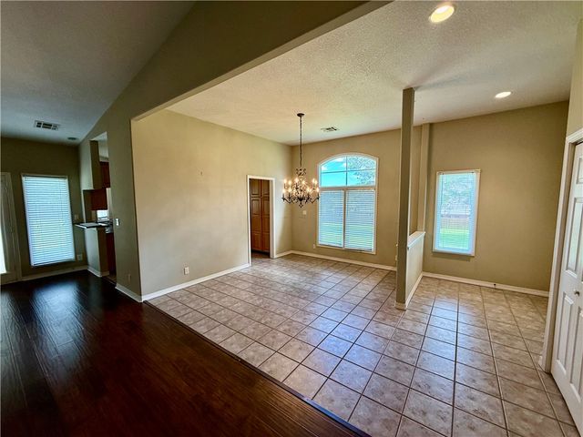 4214 N Meadow View Drive, Fayetteville, AR 72703