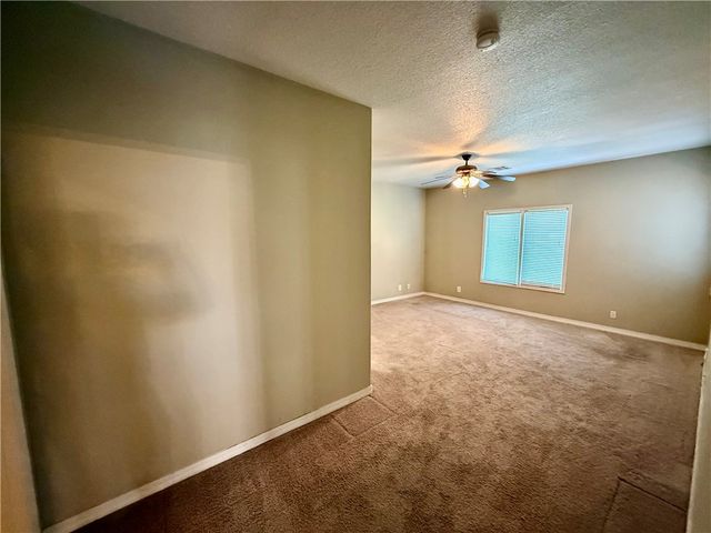 4214 N Meadow View Drive, Fayetteville, AR 72703