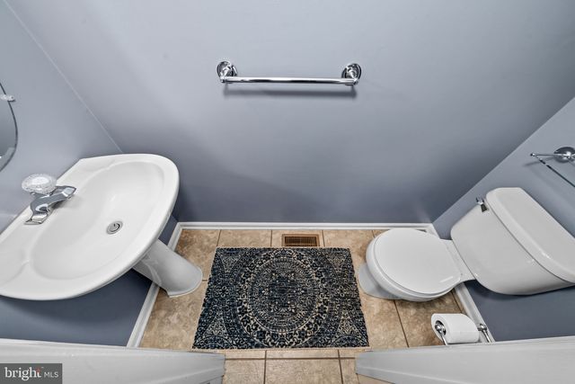 386 MOURNING DOVE DR, Newark, DE 19711