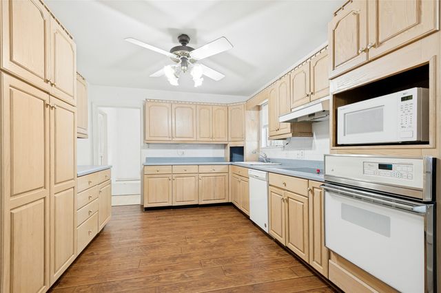 608 W Cheryl Avenue, Hurst, TX 76053