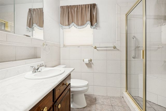 608 W Cheryl Avenue, Hurst, TX 76053