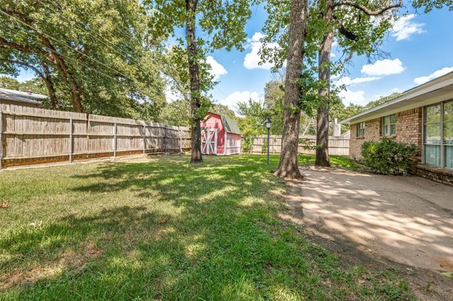 608 W Cheryl Avenue, Hurst, TX 76053