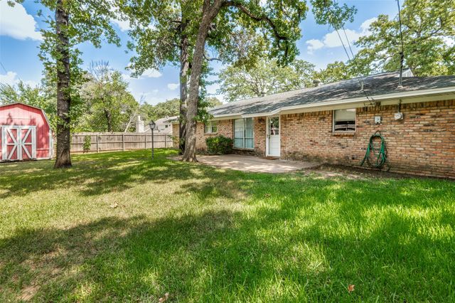 608 W Cheryl Avenue, Hurst, TX 76053