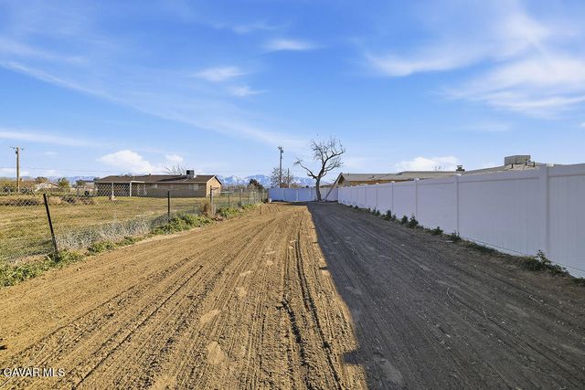 10231 E Avenue R2, Littlerock, CA 93543