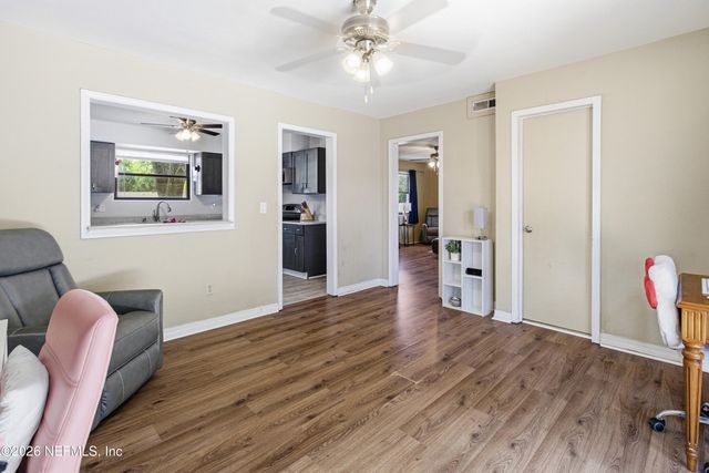 837 LEONIE Circle, Jacksonville, FL 32211