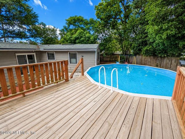 837 LEONIE Circle, Jacksonville, FL 32211