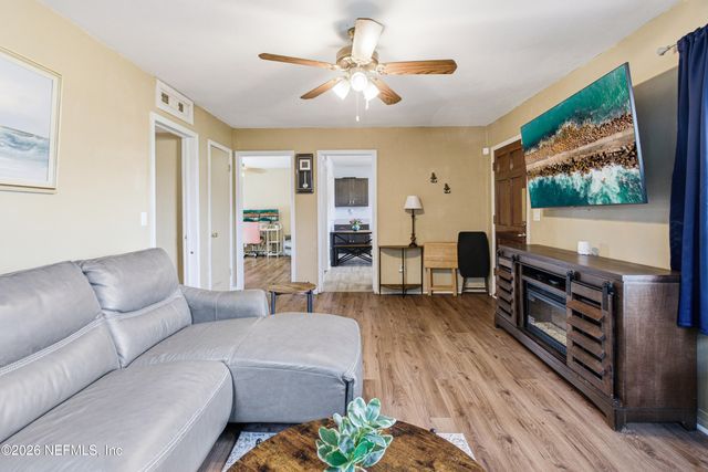 837 LEONIE Circle, Jacksonville, FL 32211