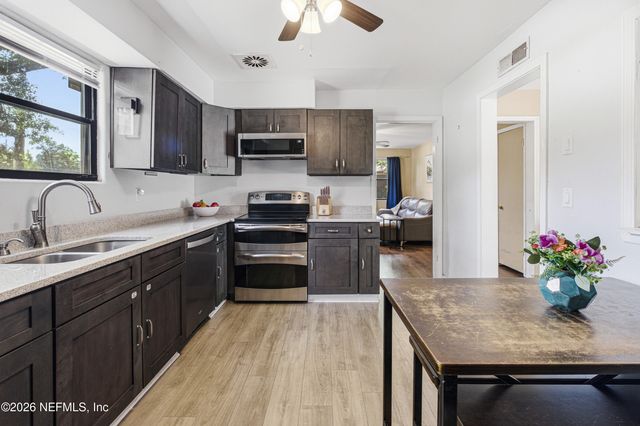 837 LEONIE Circle, Jacksonville, FL 32211