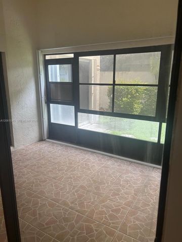 5901 Chester Ln, Davie, FL 33331