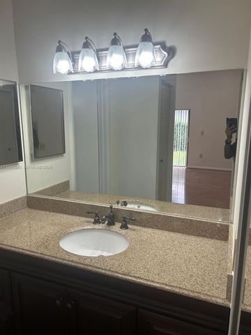 5901 Chester Ln, Davie, FL 33331