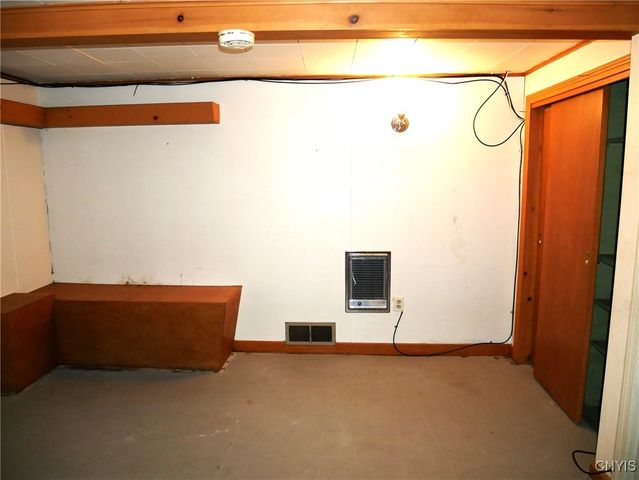 64 Merritt Place, New Hartford, NY 13413