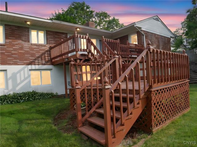 64 Merritt Place, New Hartford, NY 13413