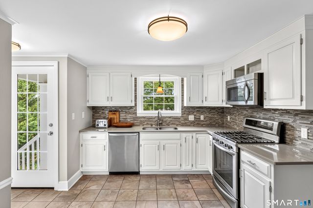 48 Wells Farm Drive, Wethersfield, CT 06109