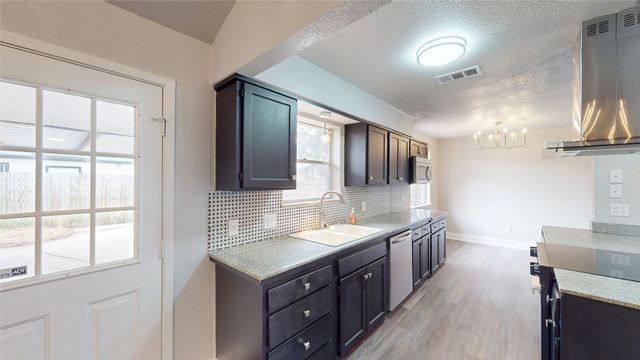 1716 Carla Avenue, Arlington, TX 76014