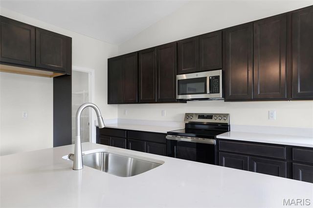 2304 Fernau Court, Florissant, MO 63031