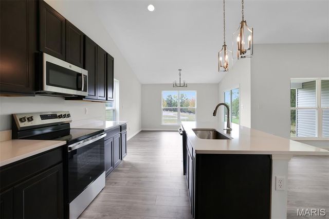 2304 Fernau Court, Florissant, MO 63031