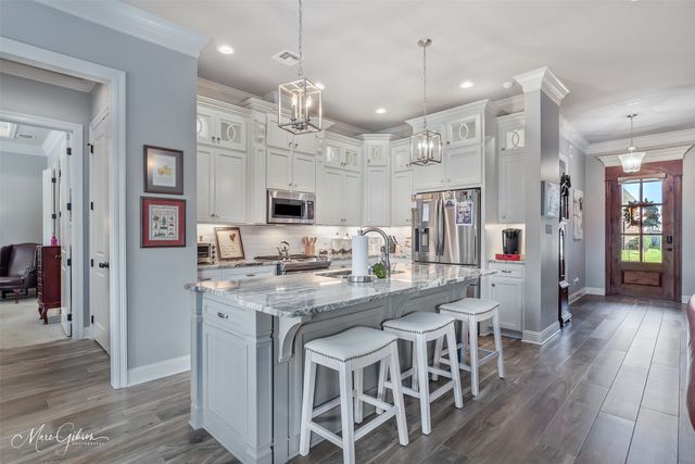 411 Stacey Lane, Bossier City, LA 71111