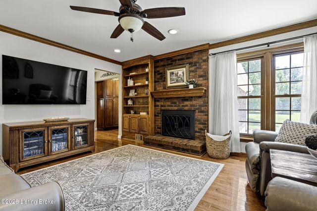 3718 Echo Valley Cir, La Grange, KY 40031