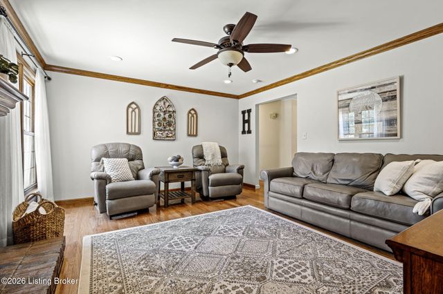 3718 Echo Valley Cir, La Grange, KY 40031