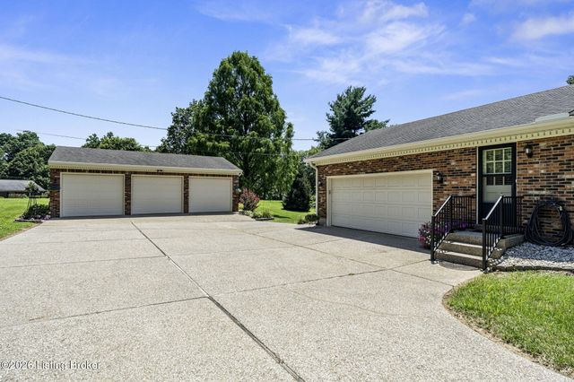 3718 Echo Valley Cir, La Grange, KY 40031