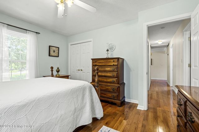 3718 Echo Valley Cir, La Grange, KY 40031