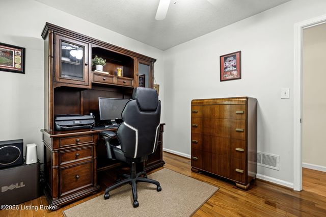 3718 Echo Valley Cir, La Grange, KY 40031