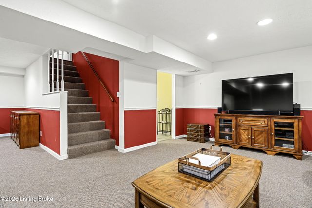 3718 Echo Valley Cir, La Grange, KY 40031