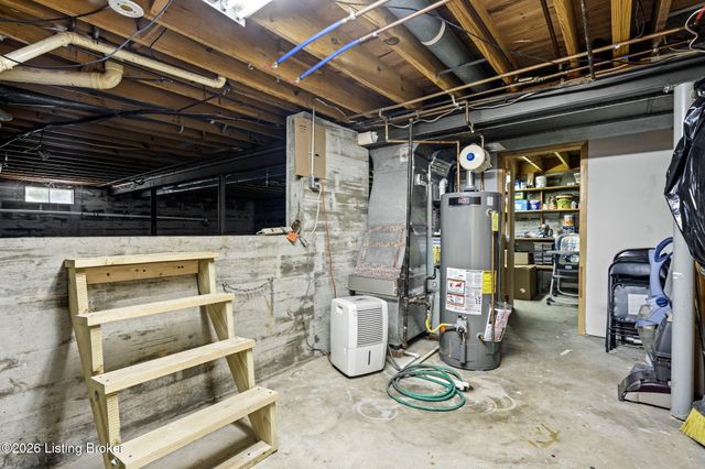 3718 Echo Valley Cir, La Grange, KY 40031