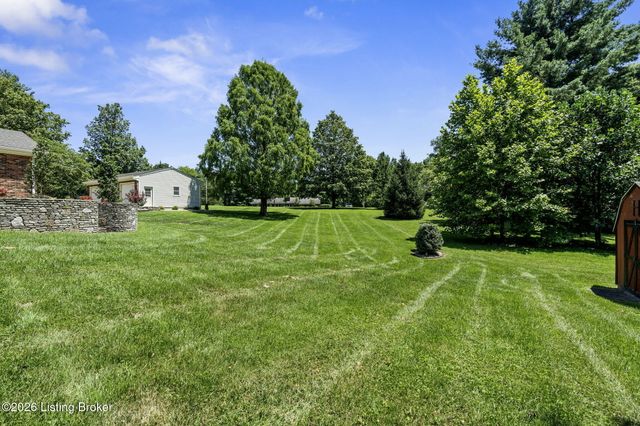 3718 Echo Valley Cir, La Grange, KY 40031