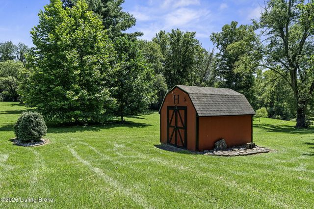 3718 Echo Valley Cir, La Grange, KY 40031