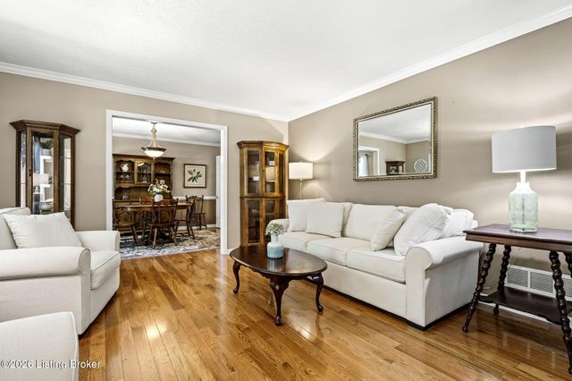 3718 Echo Valley Cir, La Grange, KY 40031