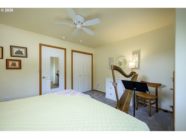 323 Ne FIRCREST Pl, Mc Minnville, OR 97128