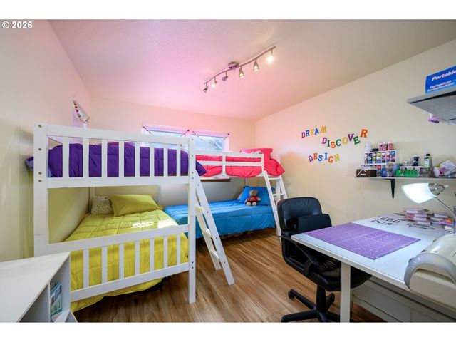 323 Ne FIRCREST Pl, Mc Minnville, OR 97128