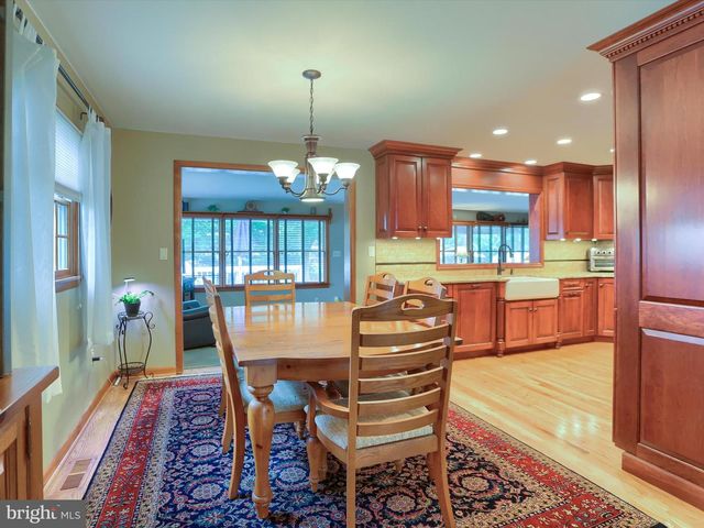 24 CIRCLE DRIVE, Mechanicsburg, PA 17055