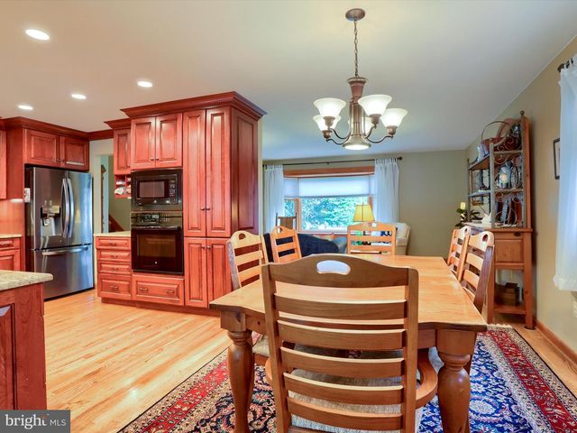 24 CIRCLE DRIVE, Mechanicsburg, PA 17055