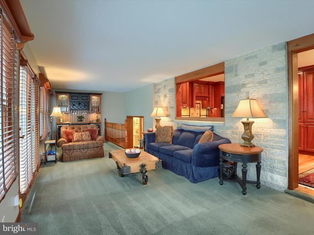 24 CIRCLE DRIVE, Mechanicsburg, PA 17055