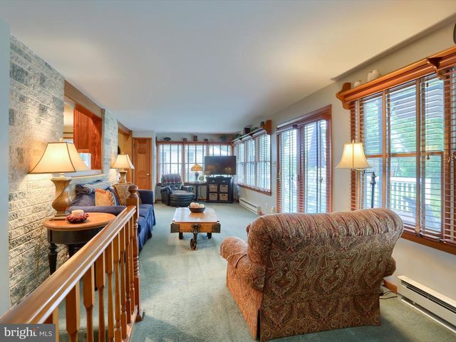 24 CIRCLE DRIVE, Mechanicsburg, PA 17055