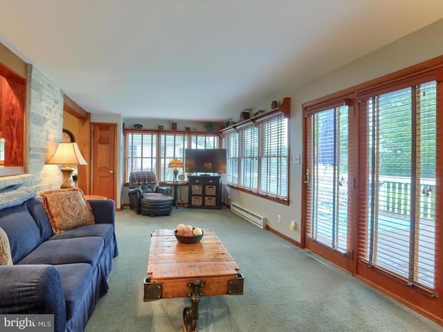 24 CIRCLE DRIVE, Mechanicsburg, PA 17055