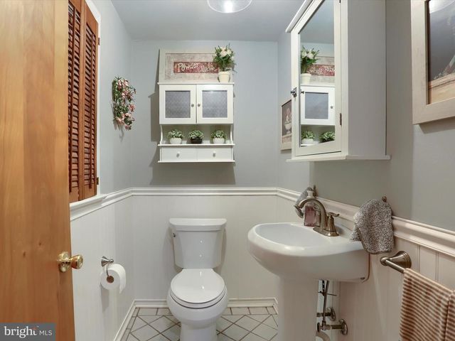24 CIRCLE DRIVE, Mechanicsburg, PA 17055