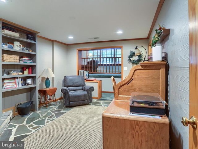 24 CIRCLE DRIVE, Mechanicsburg, PA 17055