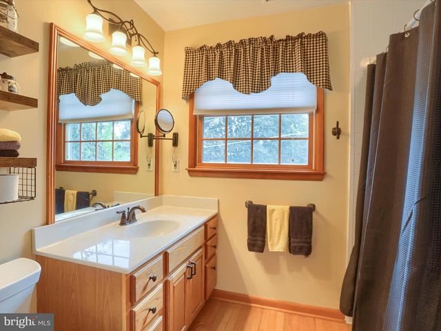 24 CIRCLE DRIVE, Mechanicsburg, PA 17055