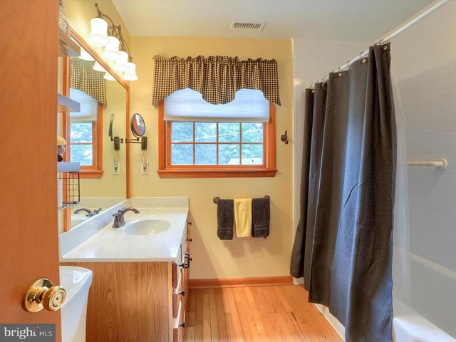 24 CIRCLE DRIVE, Mechanicsburg, PA 17055