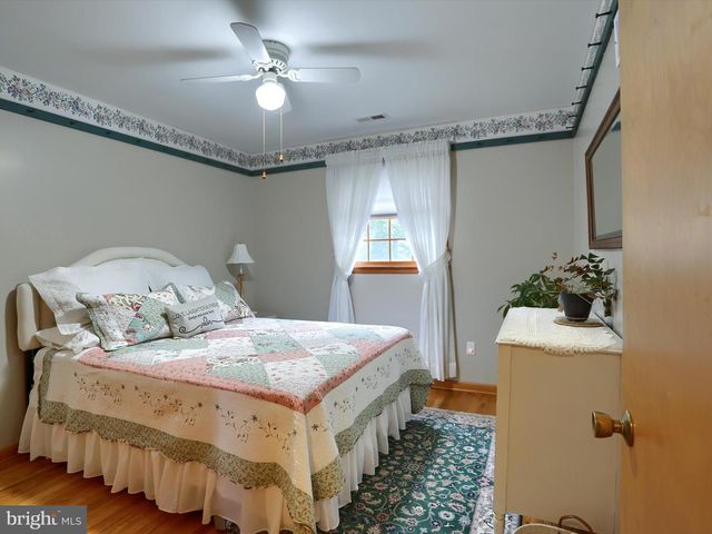 24 CIRCLE DRIVE, Mechanicsburg, PA 17055