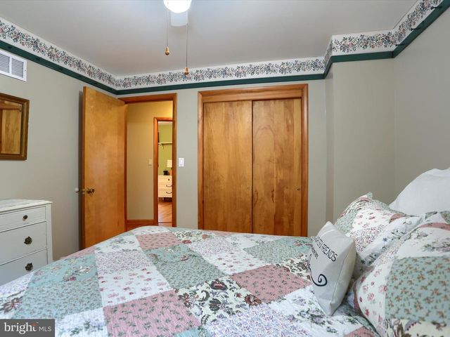 24 CIRCLE DRIVE, Mechanicsburg, PA 17055
