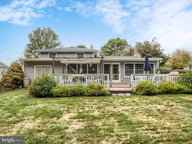 24 CIRCLE DRIVE, Mechanicsburg, PA 17055