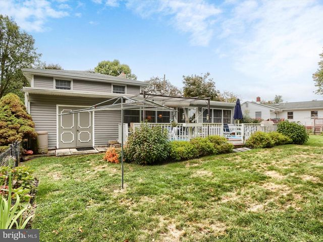 24 CIRCLE DRIVE, Mechanicsburg, PA 17055